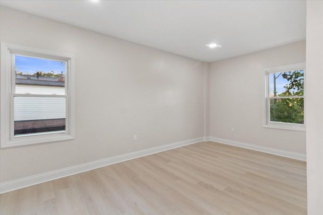 6800 Auburn AVENUE #6802, Wauwatosa, WI 53213