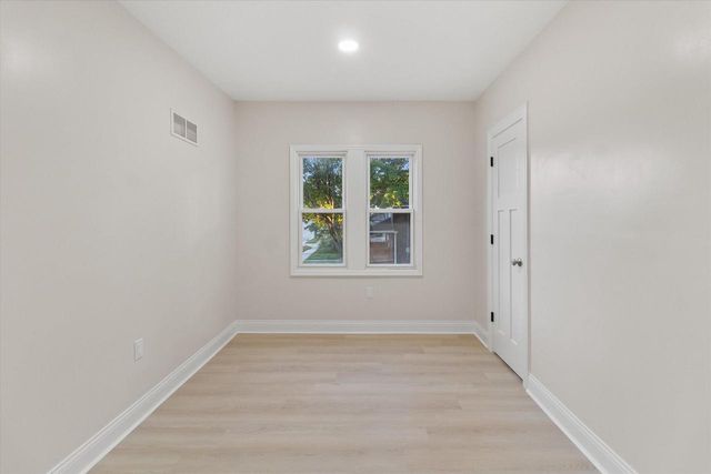 6800 Auburn AVENUE #6802, Wauwatosa, WI 53213