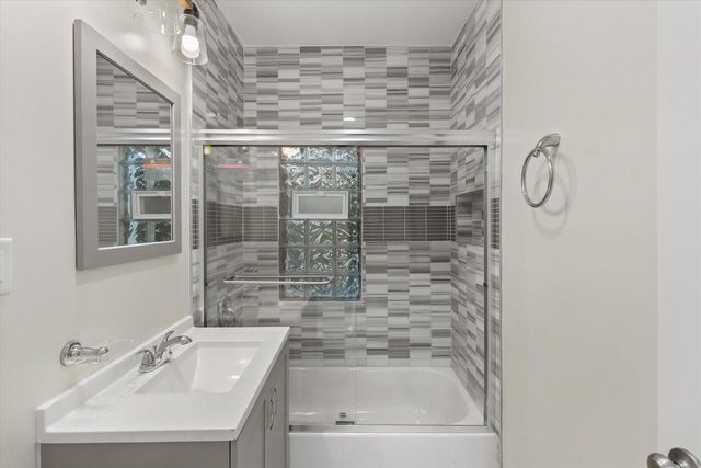 6800 Auburn AVENUE #6802, Wauwatosa, WI 53213