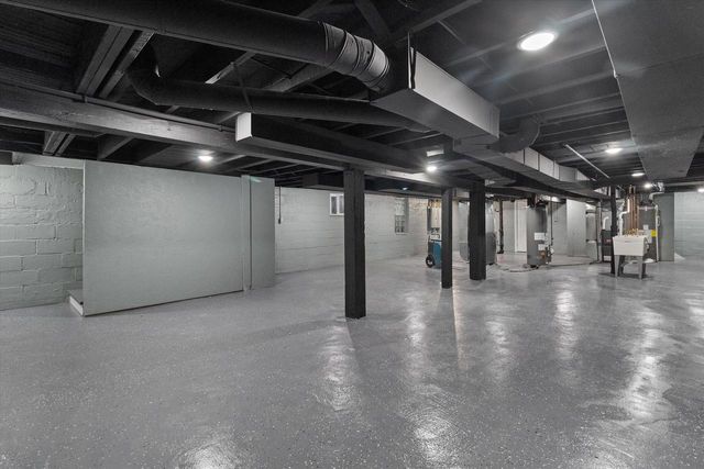 6800 Auburn AVENUE #6802, Wauwatosa, WI 53213