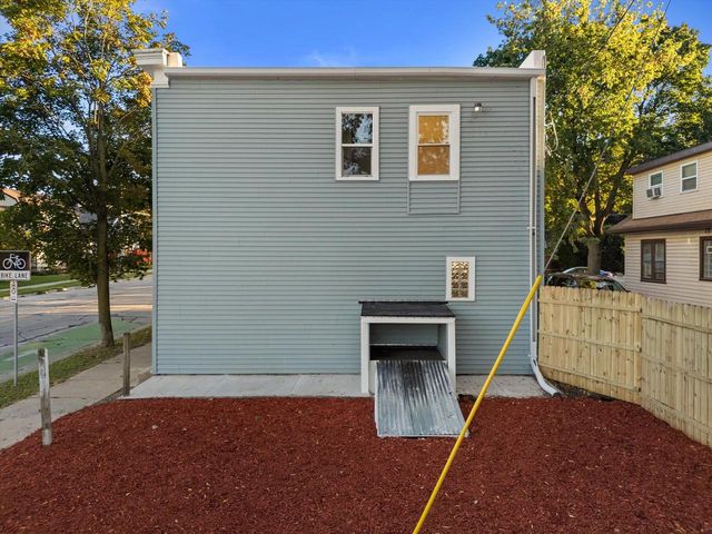 6800 Auburn AVENUE #6802, Wauwatosa, WI 53213