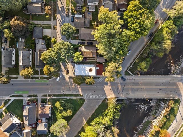 6800 Auburn AVENUE #6802, Wauwatosa, WI 53213