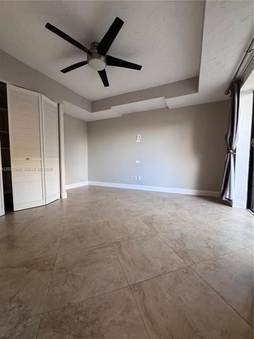 1532 W Harmony Lake Cir, Davie, FL 33324