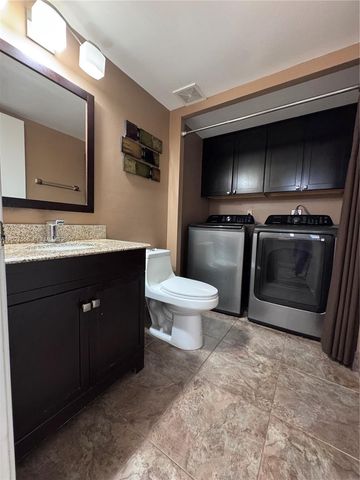 1532 W Harmony Lake Cir, Davie, FL 33324