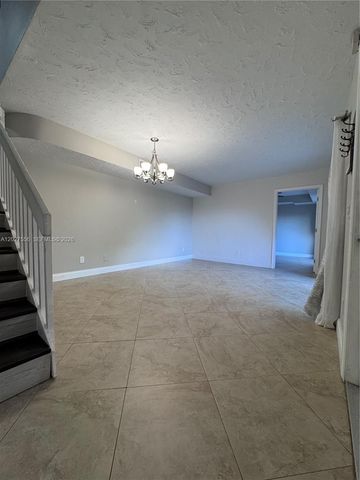 1532 W Harmony Lake Cir, Davie, FL 33324