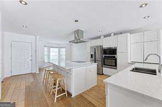908 Lenox Hill Court NE, Atlanta, GA 30324