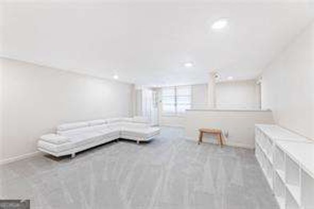 908 Lenox Hill Court NE, Atlanta, GA 30324