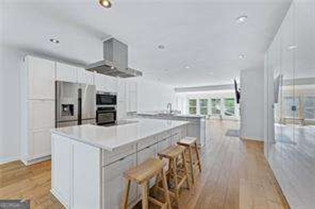 908 Lenox Hill Court NE, Atlanta, GA 30324