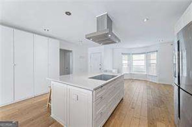 908 Lenox Hill Court NE, Atlanta, GA 30324