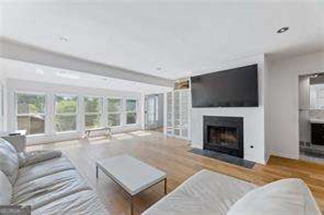 908 Lenox Hill Court NE, Atlanta, GA 30324