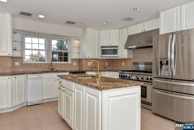 61 Ocean Gate Avenue, Berkeley, NJ 08721