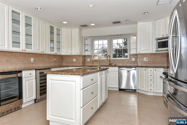 61 Ocean Gate Avenue, Berkeley, NJ 08721