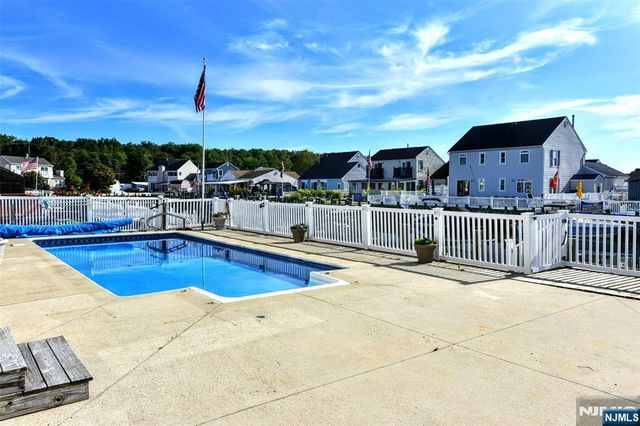 61 Ocean Gate Avenue, Berkeley, NJ 08721