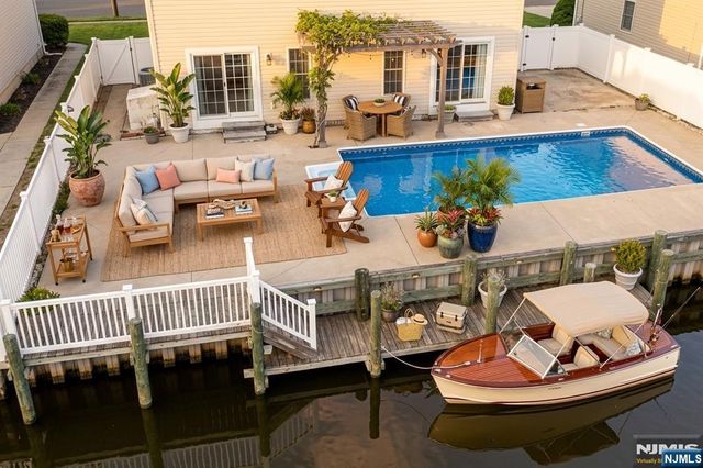 61 Ocean Gate Avenue, Berkeley, NJ 08721