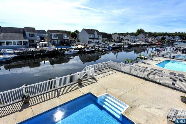 61 Ocean Gate Avenue, Berkeley, NJ 08721
