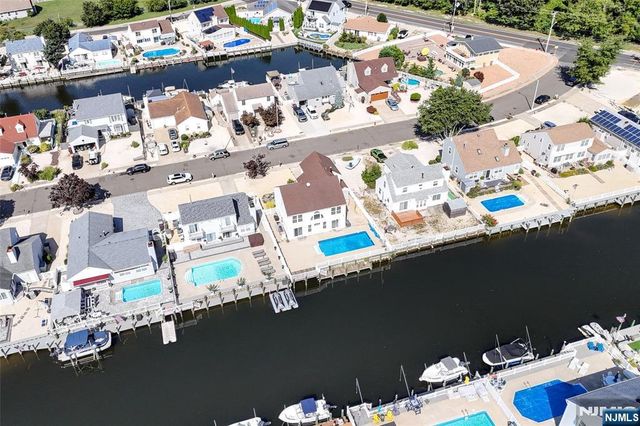 61 Ocean Gate Avenue, Berkeley, NJ 08721
