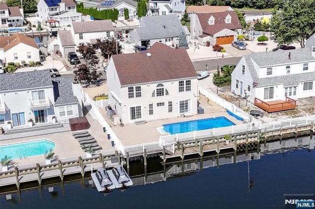 61 Ocean Gate Avenue, Berkeley, NJ 08721