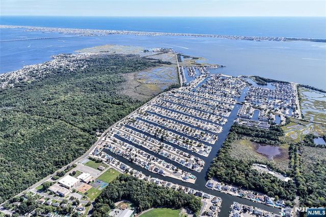 61 Ocean Gate Avenue, Berkeley, NJ 08721