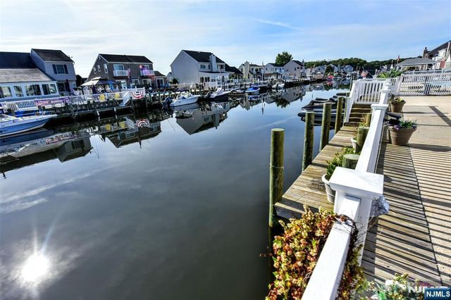 61 Ocean Gate Avenue, Berkeley, NJ 08721