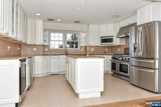 61 Ocean Gate Avenue, Berkeley, NJ 08721