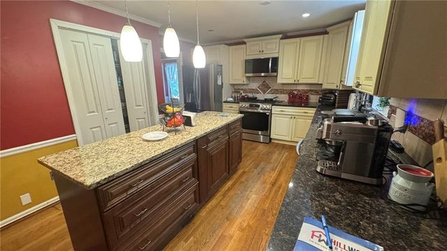 4291 Farmbrook Lane NE, Kennesaw, GA 30144