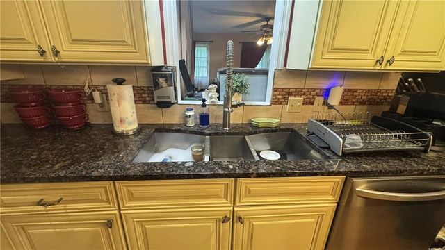 4291 Farmbrook Lane NE, Kennesaw, GA 30144