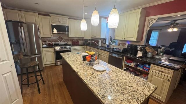 4291 Farmbrook Lane NE, Kennesaw, GA 30144