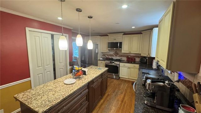 4291 Farmbrook Lane NE, Kennesaw, GA 30144