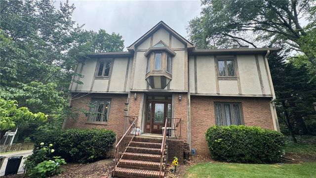 4291 Farmbrook Lane NE, Kennesaw, GA 30144