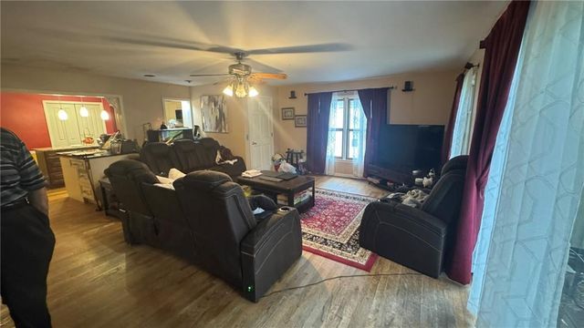 4291 Farmbrook Lane NE, Kennesaw, GA 30144
