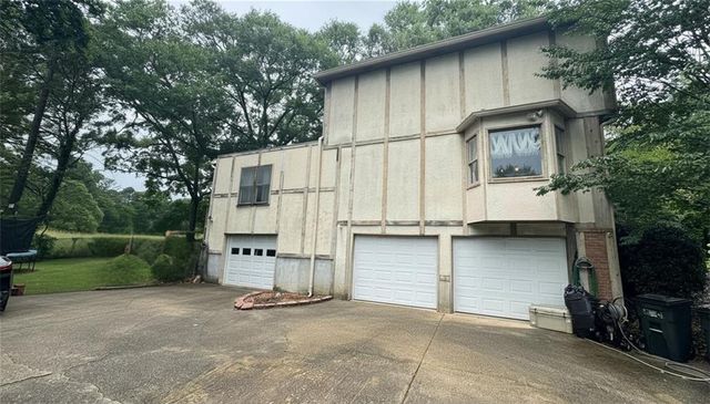 4291 Farmbrook Lane NE, Kennesaw, GA 30144