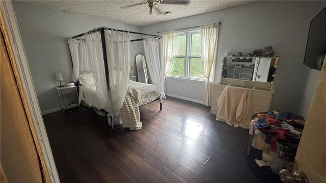 4291 Farmbrook Lane NE, Kennesaw, GA 30144