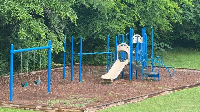 4291 Farmbrook Lane NE, Kennesaw, GA 30144