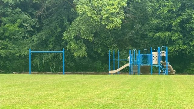 4291 Farmbrook Lane NE, Kennesaw, GA 30144
