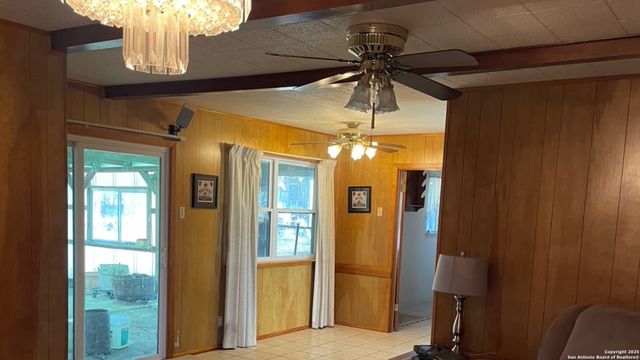 190 Gunther, Pipe Creek, TX 78063