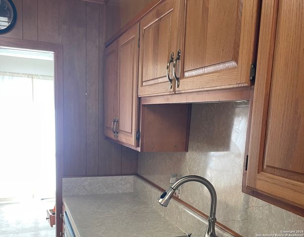 190 Gunther, Pipe Creek, TX 78063