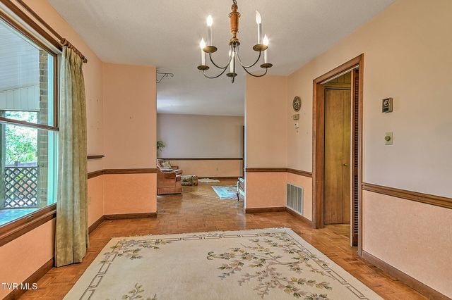 111 Skyline Drive, Bristol, TN 37620