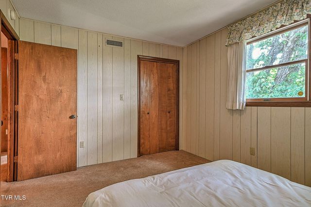 111 Skyline Drive, Bristol, TN 37620