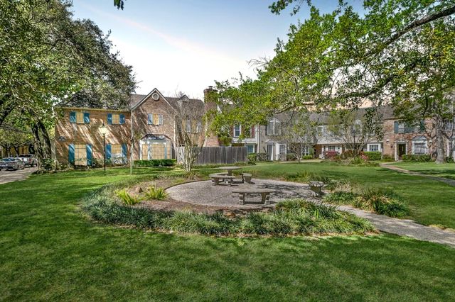 13240 Trail Hollow Drive 3240, Houston, TX 77079