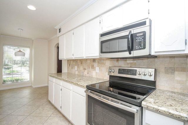 13240 Trail Hollow Drive 3240, Houston, TX 77079