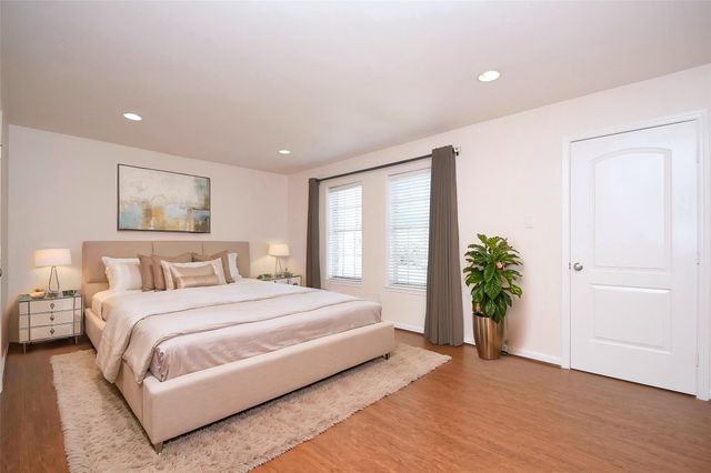 13240 Trail Hollow Drive 3240, Houston, TX 77079