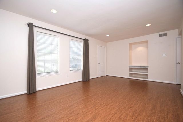 13240 Trail Hollow Drive 3240, Houston, TX 77079