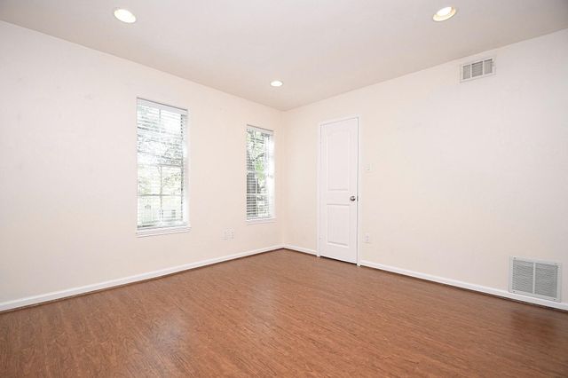 13240 Trail Hollow Drive 3240, Houston, TX 77079