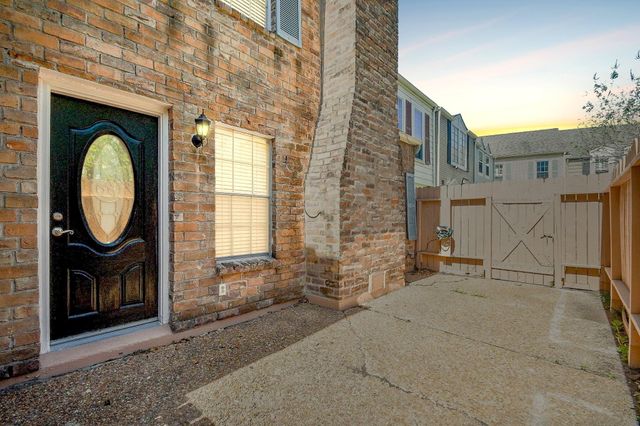 13240 Trail Hollow Drive 3240, Houston, TX 77079