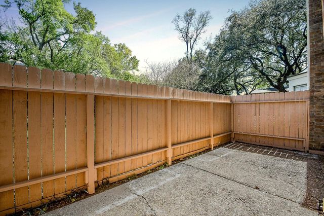 13240 Trail Hollow Drive 3240, Houston, TX 77079