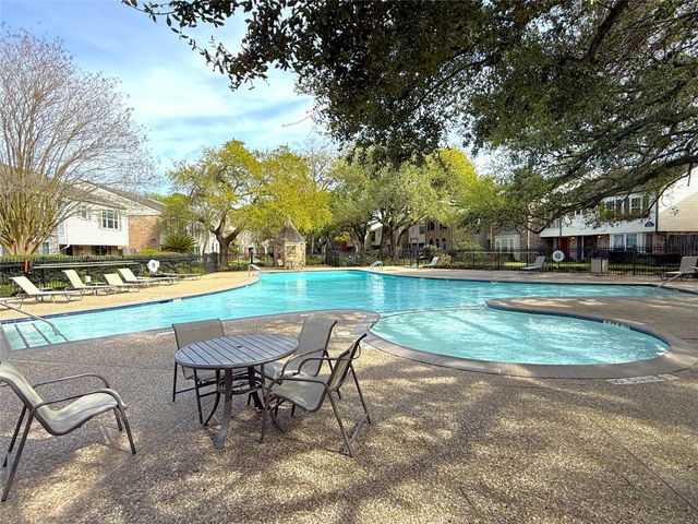 13240 Trail Hollow Drive 3240, Houston, TX 77079