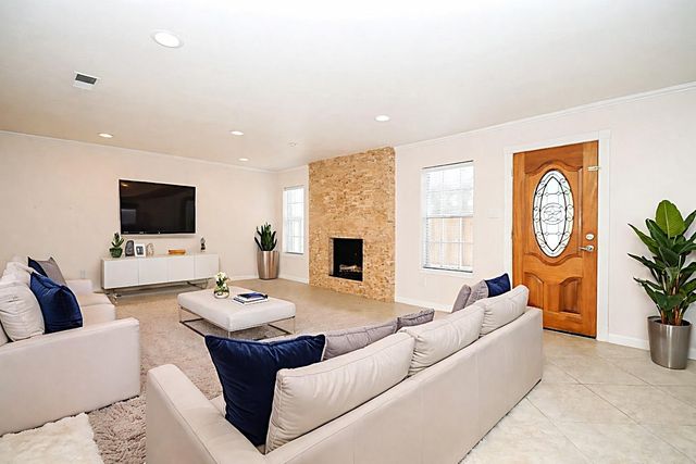 13240 Trail Hollow Drive 3240, Houston, TX 77079