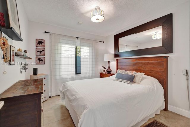 471 SW 92nd Psge, Miami, FL 33174