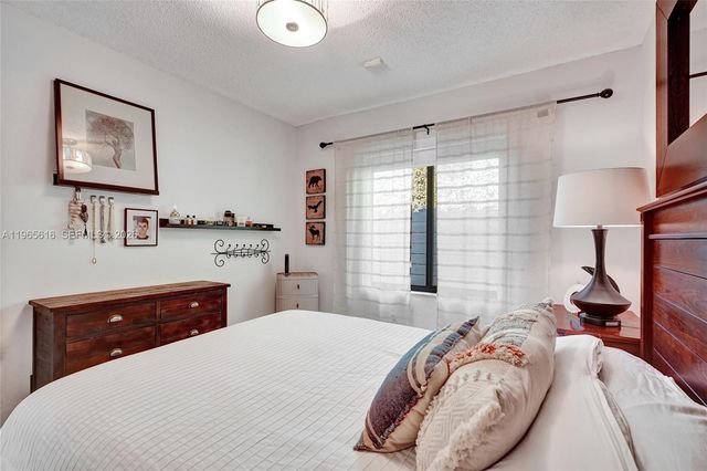 471 SW 92nd Psge, Miami, FL 33174