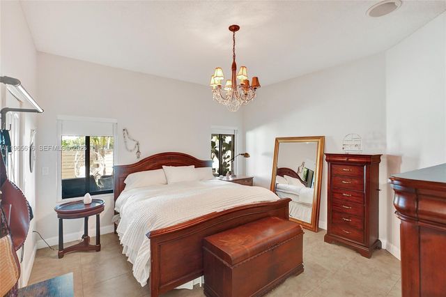 471 SW 92nd Psge, Miami, FL 33174